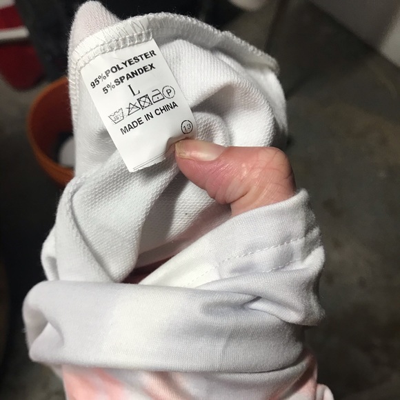 🌟✨SALE!✨🌟 Adorable Tie-Dyed Top! - Picture 6 of 6